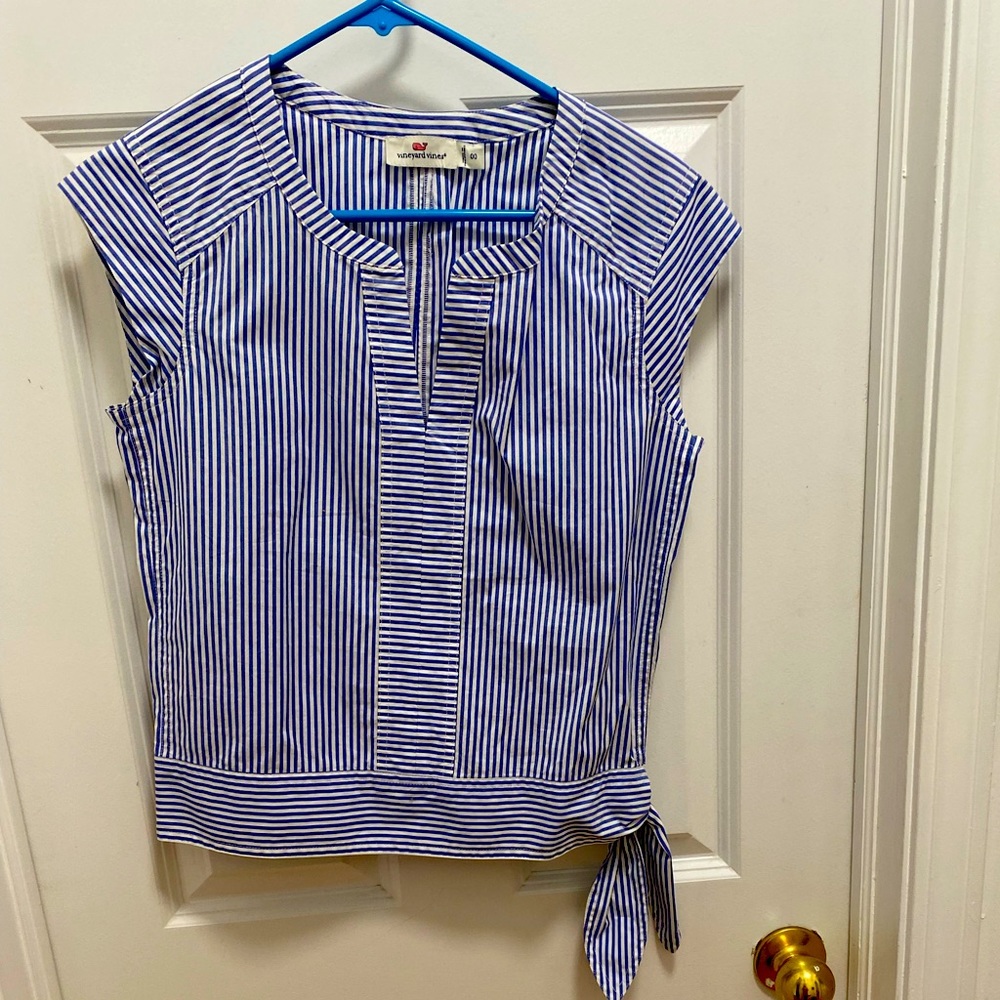 Vineyard Vines top